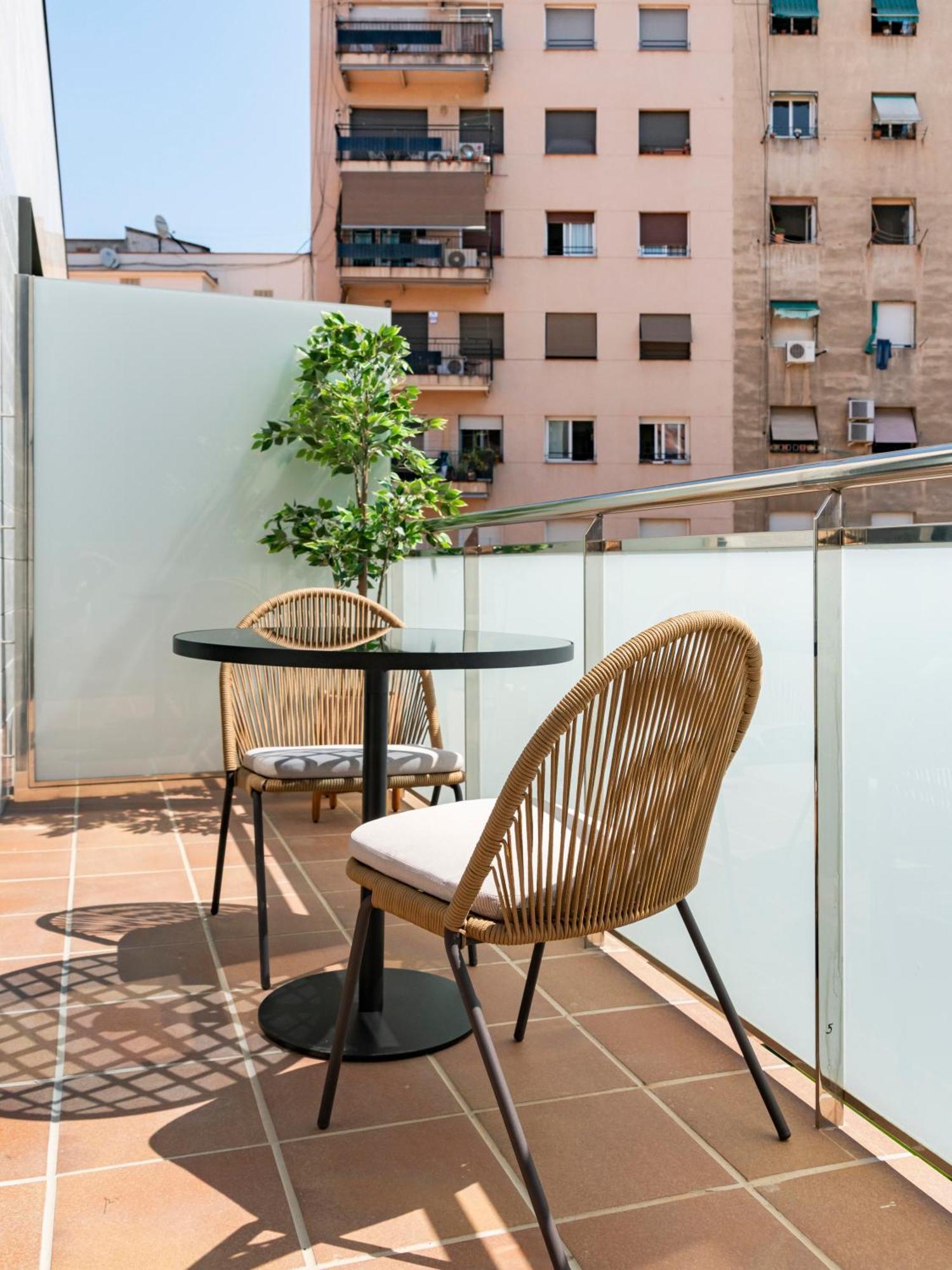 Limehome Barcelona Carrer De Besalu 82 Exteriér fotografie